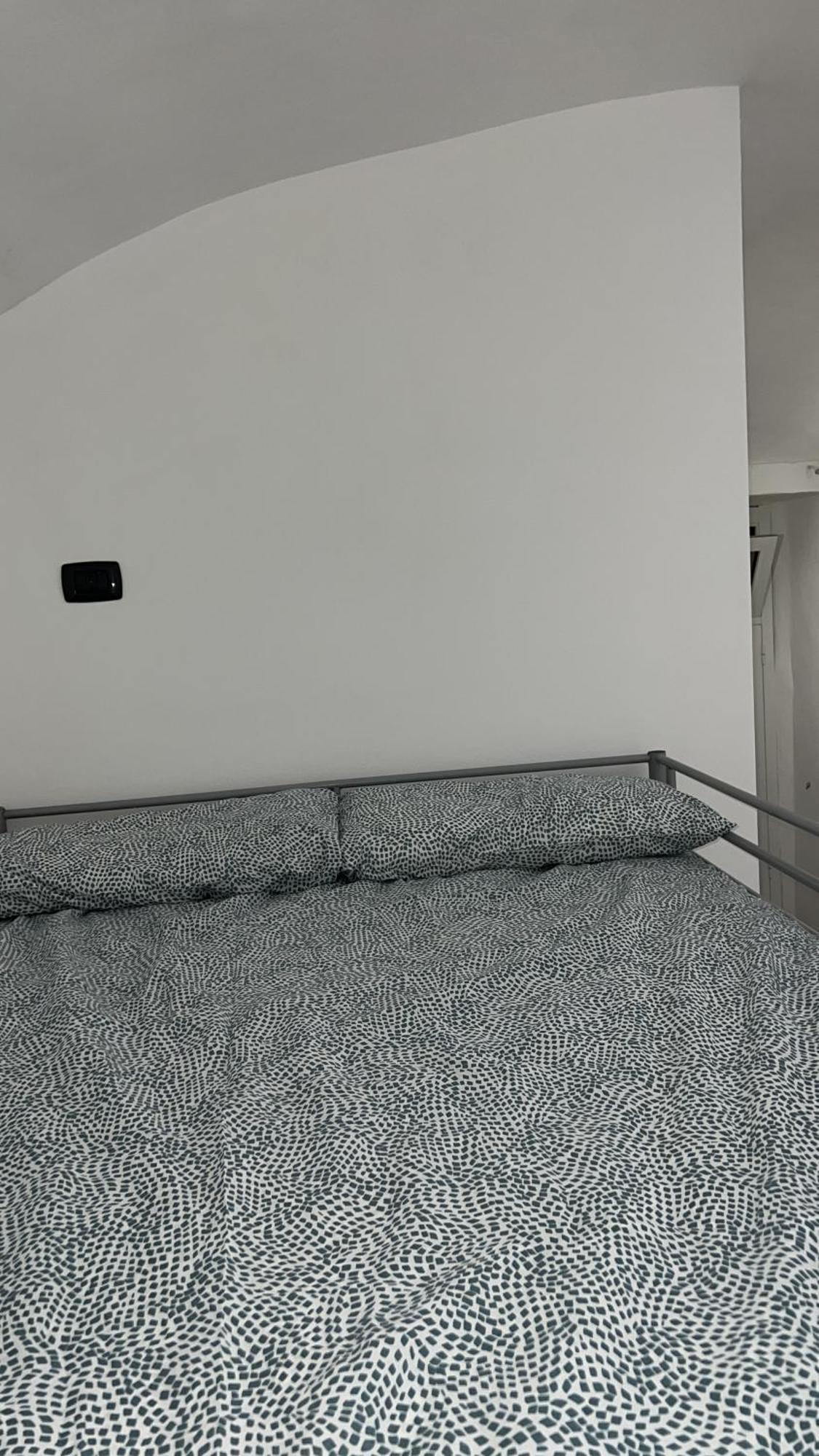 Bed2Go Brescia Apartment Торино Екстериор снимка