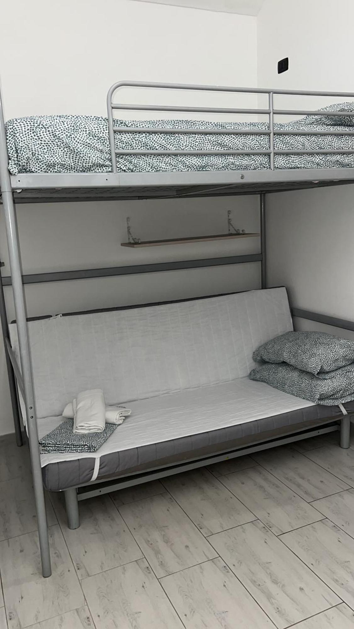 Bed2Go Brescia Apartment Торино Екстериор снимка